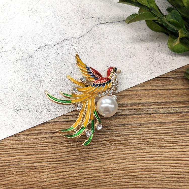 Forest Retro Fairy Tale Versatile Brooch Bee Pearl Temperament Brooch Pin Coat with Accessories