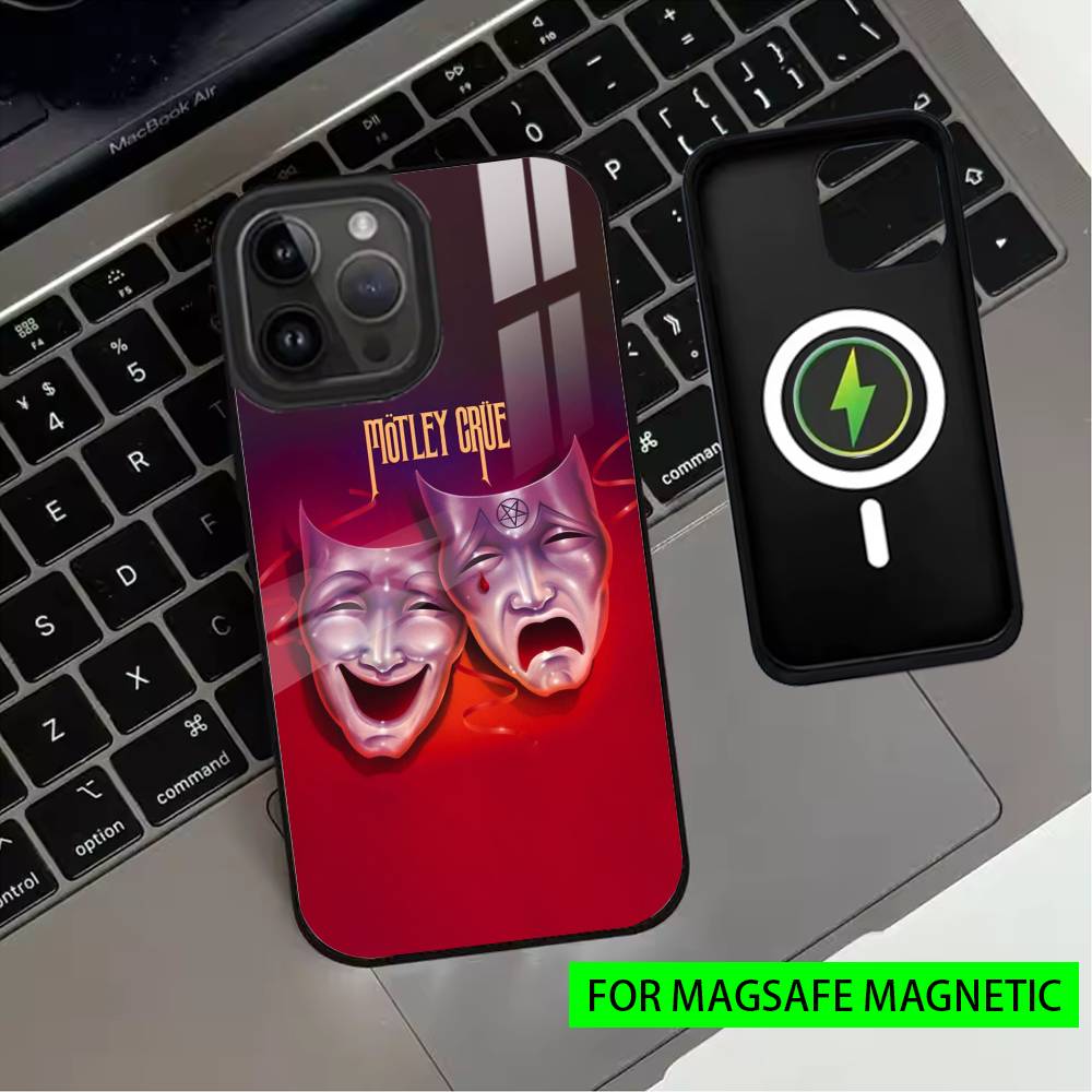 Чехол для телефона M-MotleyS Rock C-CrueS для iPhone17,16,15,14,13,12,11 Plus,Pro Магнитный с беспроводной зарядкой Magsafe
