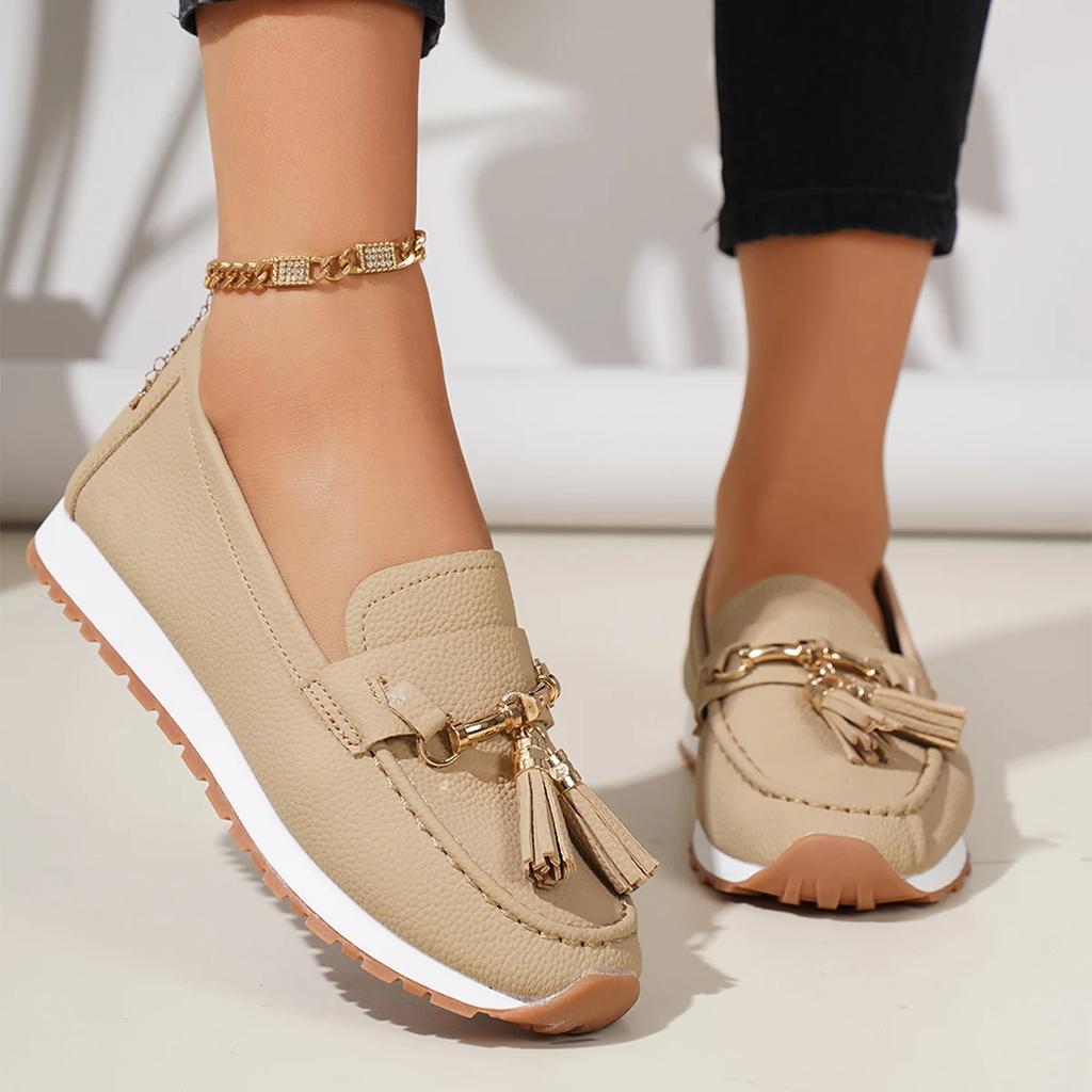 Женские лоферы слипоны с кисточками, лето 2025, с круглым носком, на танкетке и низком каблуке, туфли с мягкой подошвой и нескользящей подошвой, повседневная обувь