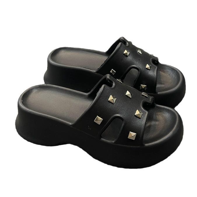 Новые летние шлепанцы на толстой подошве с заклепками, женские летние шлепанцы на толстой подошве для прохлады на побережье