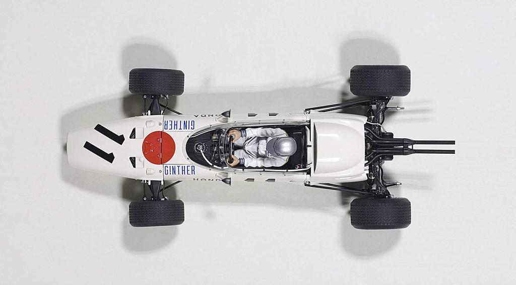 AUTOart Honda RA272 F1 1965 Mexico GP Winner фигурка 1/18 #11 (Ричи Гинтер/драйвер включен)