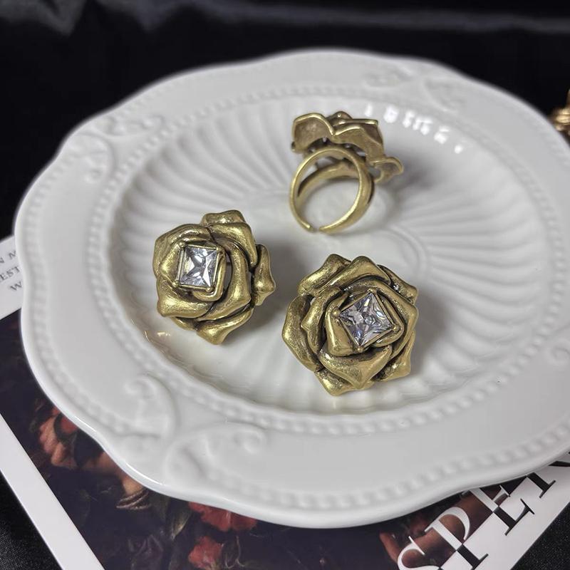 Винтажная мода ювелирные изделия темпераментные цветочные кольца для женщин подарки нежные универсальные цветочные подвески ожерелья аксессуары подарки