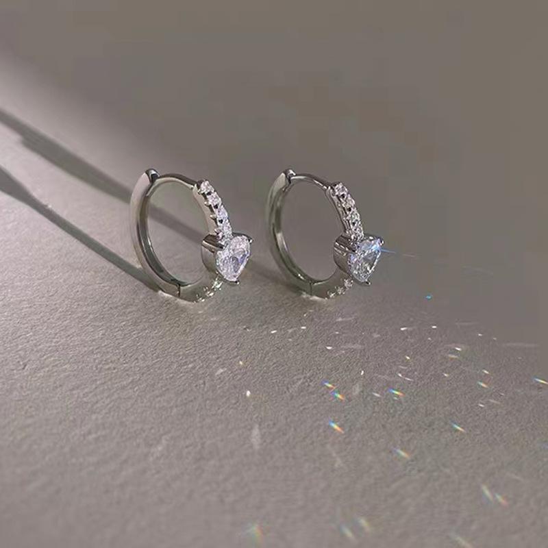 Женские микро-инкрустированные сверкающие бриллиантовые серьги-пряжки Love, модные круглые серьги, легкие роскошные серьги в форме сердца