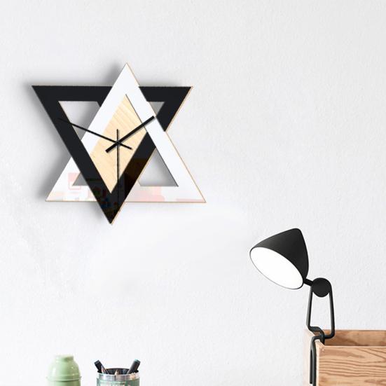 Настенные часы Высококлассные и элегантные без номера в скандинавском стиле. Простая установка. Контрастный цвет для спальни.