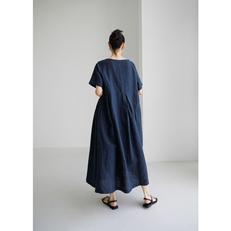 Платье выше колена с высокой талией. Повседневное платье-комбинация больших размеров.