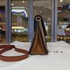 [Pre-Owned] Gold Chain Design Synthetic Leather Shoulder Bag - Very Good #17M70KL