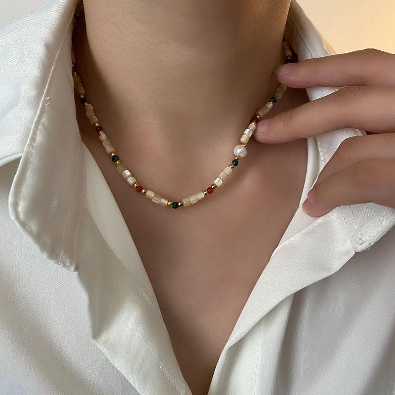 2024 Trendy Freshwater Pearl Choker: Colorful Beaded Necklace for Women's Clavicle with a Luxurious and Stylish Touch