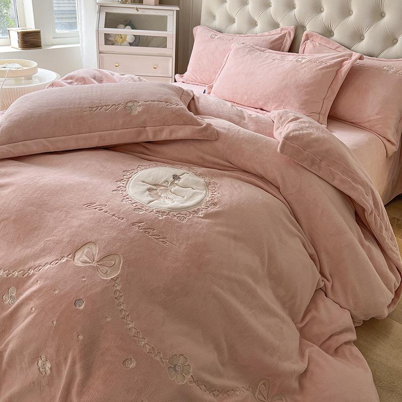 Four Piece Patch Embroidered Coral Velvet Quilt Cover With Thickened Flannel Bed Sheet Quilt Cover In Winter