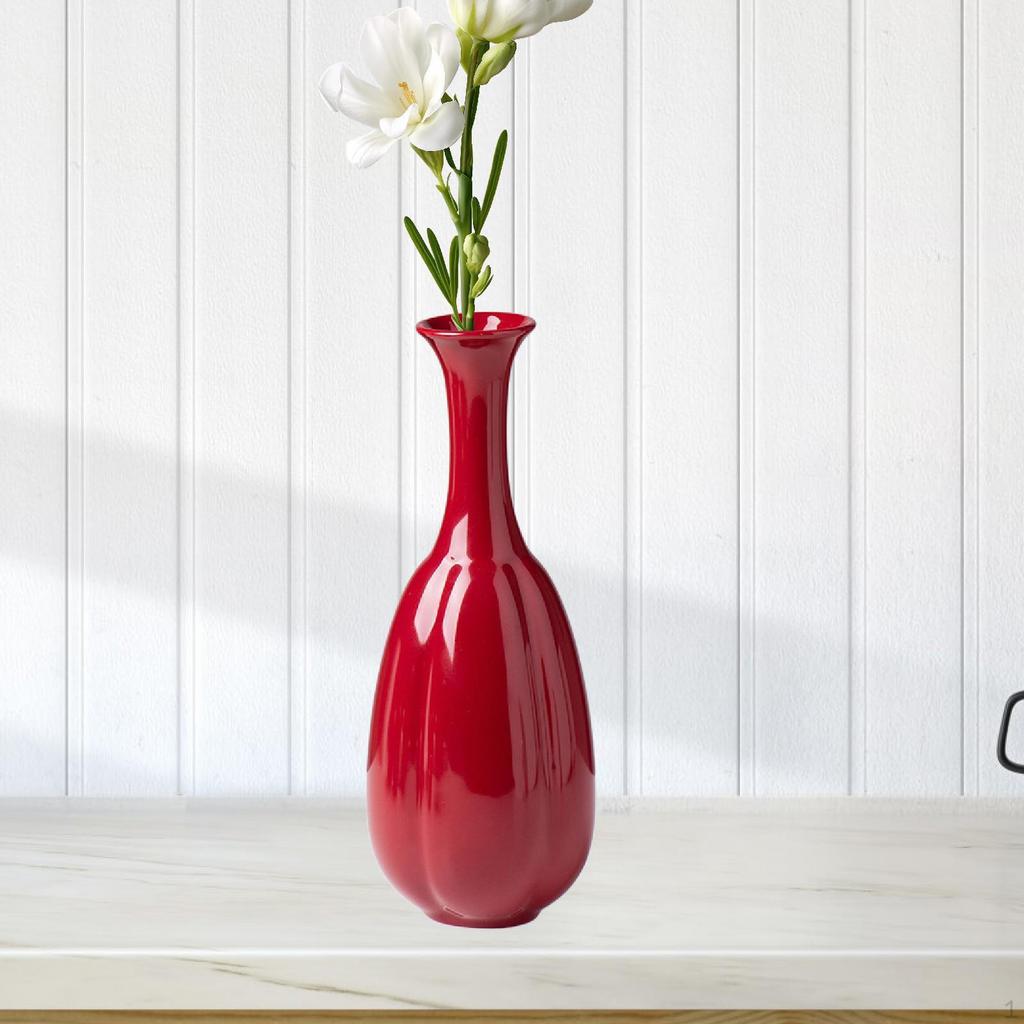 Керамическая ваза с бутонами красного цвета для цветочных композиций дома и в офисе
