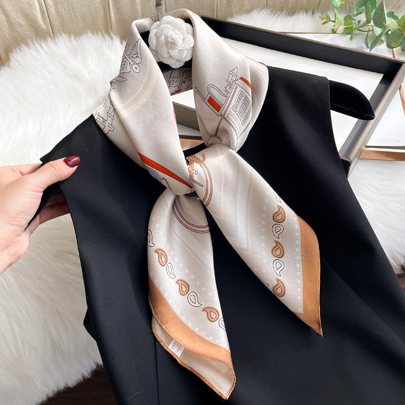 Hangzhou silk 111% mulberry silk silk small square scarf women's spring and summer neck protection British wind carriage cashew silk scarf scarf