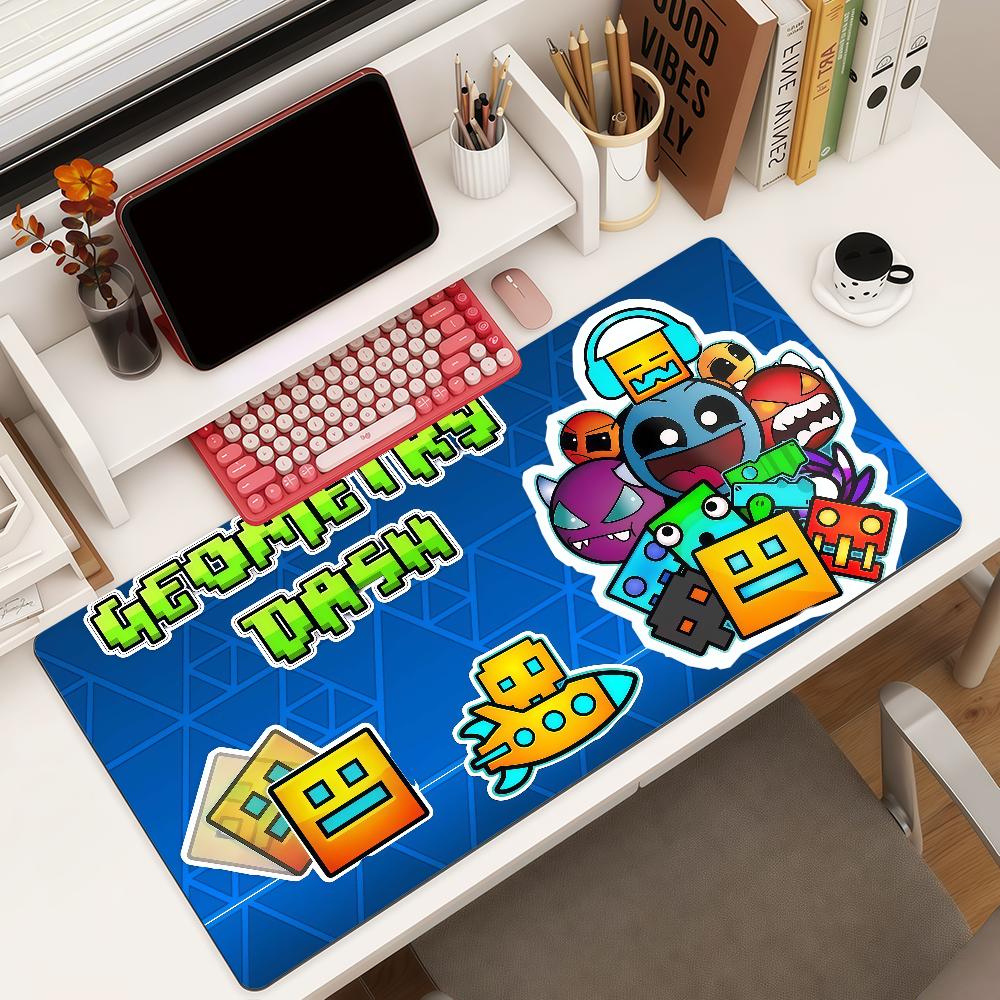 Game Ggeometry Dash Mouse Pad Square Office Gaming Desk Mat Waterproof Nonslip Rubber Decorative