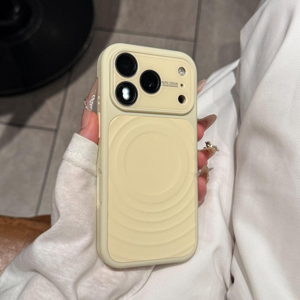 Магнитный чехол-кейс из жидкого силикона с кристальной линзой для iPhone 16/17 с волнообразным узором