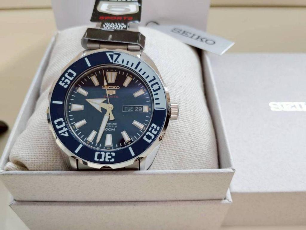 [USED] Highly Accurate SEIKO 5 Automatic Watch, 100M