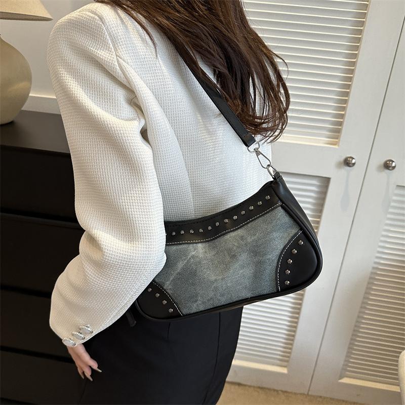 Ретро модная сумка через плечо женская зимняя 2024 новая корейская версия модный нишевый дизайн большая вместительная сумка через плечо сумка-мессенджер
