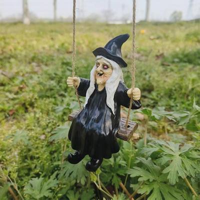 Изысканное украшение на Хэллоуин Жуткая качель-призрак для украшения сада на открытом воздухе Фигурка призрачной собаки-ведьмы из смолы для патио