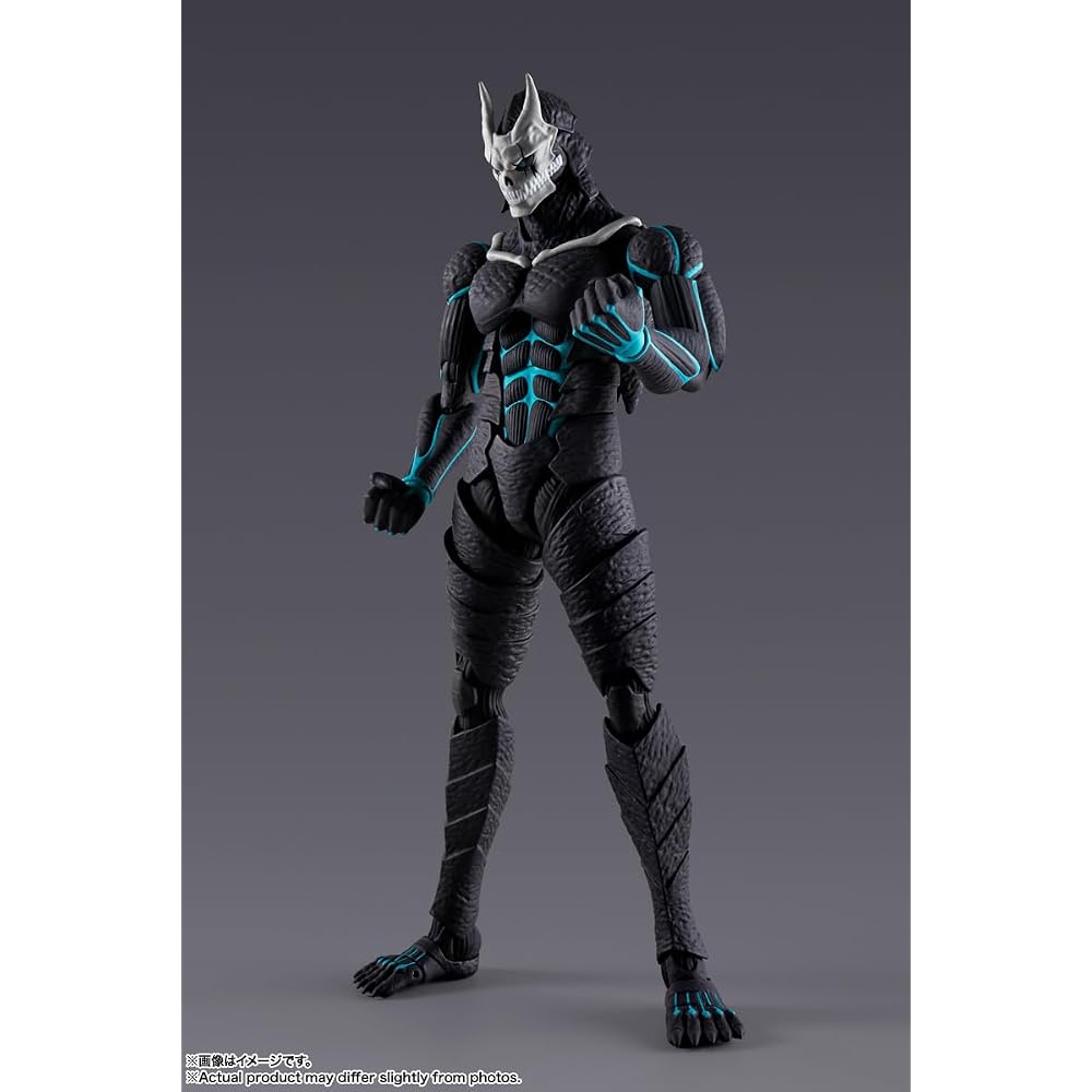 С.Х.. Figuarts Kaiju No. 8 примерно. Предварительно окрашенная фигурка из ПВХ и АБС-пластика, высотой 190 мм.