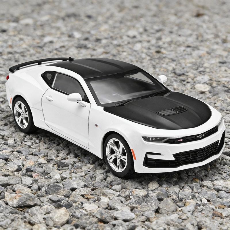 1:18 Chevrolet Camaro Alloy Sports Car Model Diecasts Metal Track Racing Vehicles Car Model Sound Light Simulation Kids Toy Gift