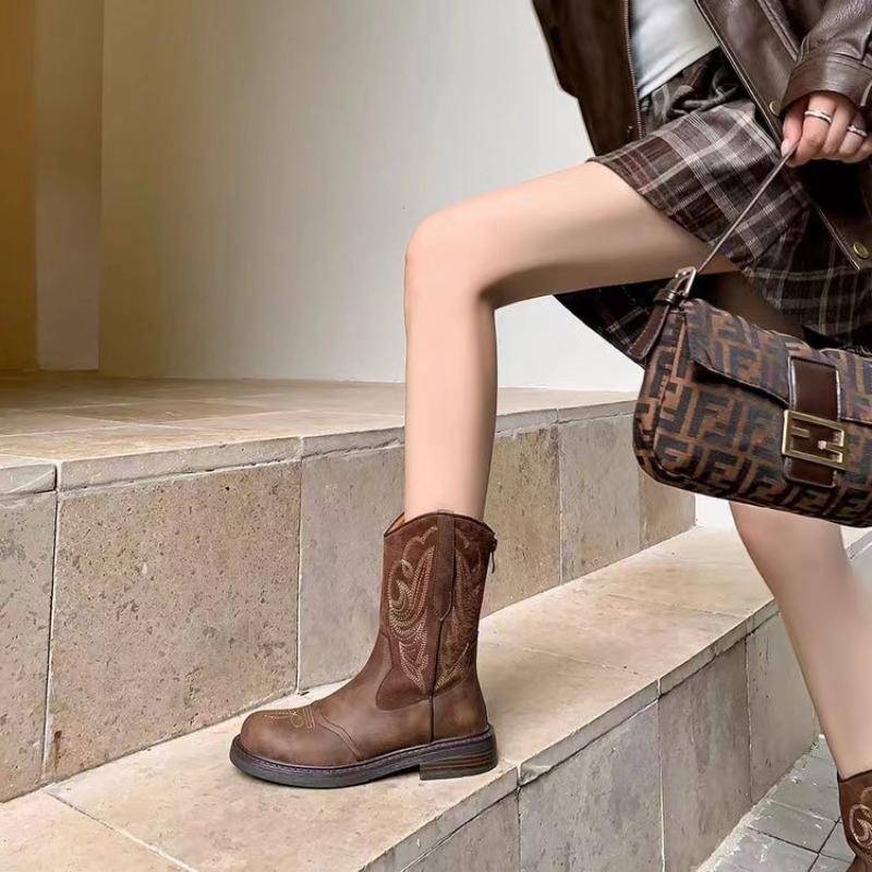 Новые высококачественные женские сапоги без застежек, модные вышитые современные сапоги, туфли до середины голени с квадратным носком для женщин Zapatos
