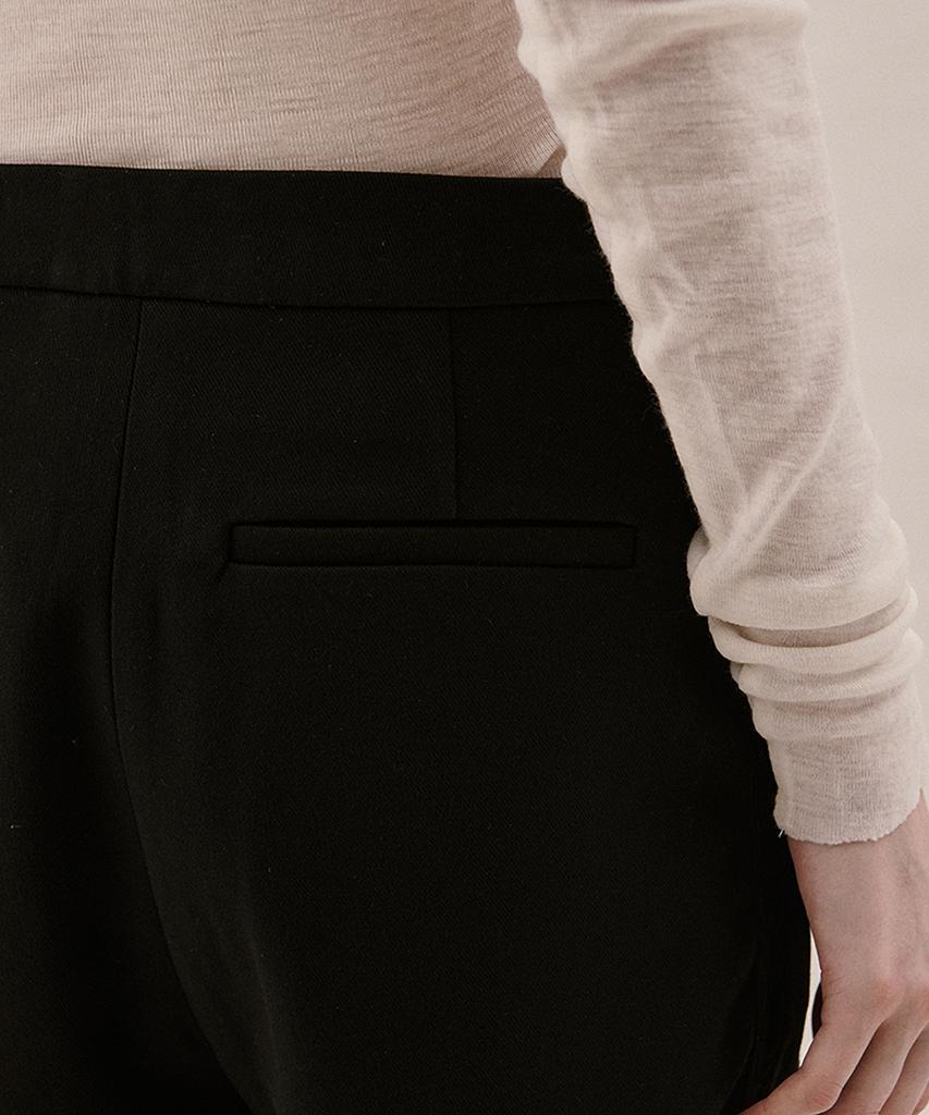 AHWE Slim Fit Bermuda Pants_Black