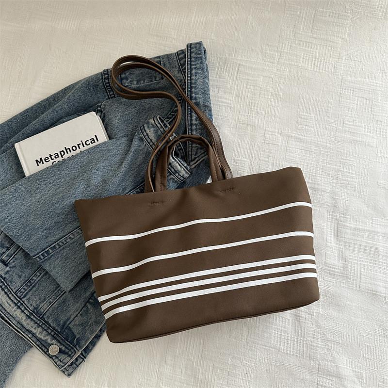 Стильная корейская модная сумка-тоут большой вместимости для женщин, идеально подходящая для ежедневных поездок на работу.