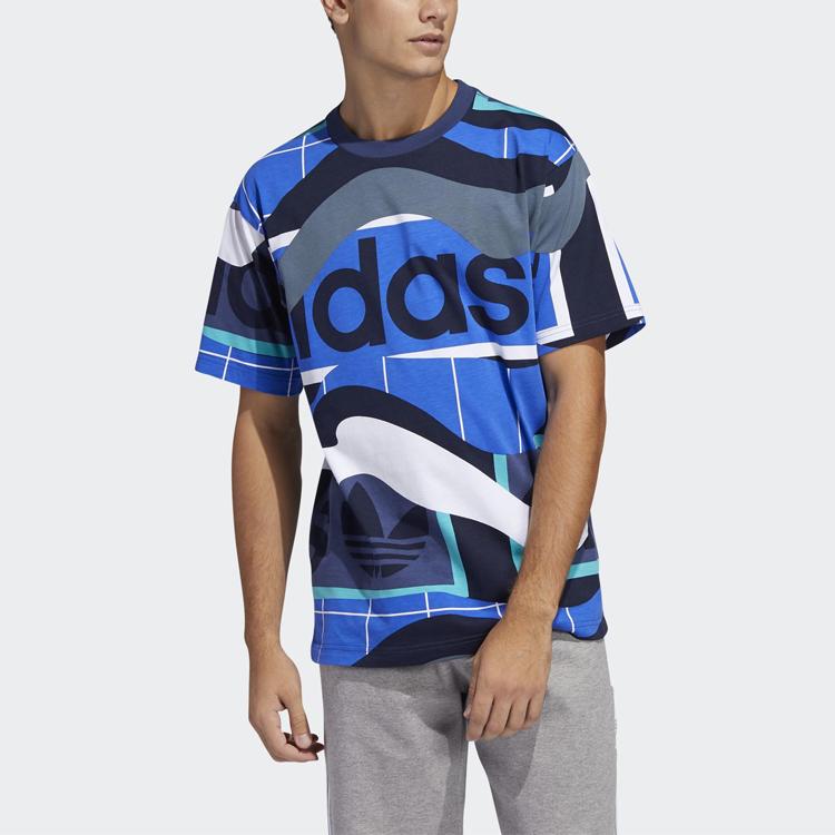 adidas Оригинальная футболка с трилистником и принтом по всей поверхности, коллаж с круглым вырезом и короткими рукавами, мужские топы, синий FM1554