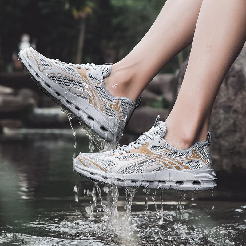 Summer Large Size Mesh Men's Shoes Hollow Breathable Fashion Sports Shoes Lightweight Cushioning EVA Bottom Hiking Wading Shoes Men