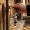 Брелок-енот с подвижными суставами Пластиковый подвес для автомобиля Украшение для рюкзака