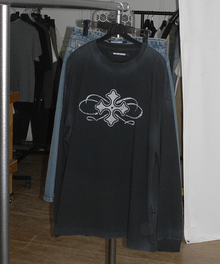 MAISON MINED Кельтский Крест С Длинным Рукавом Стирка Черный