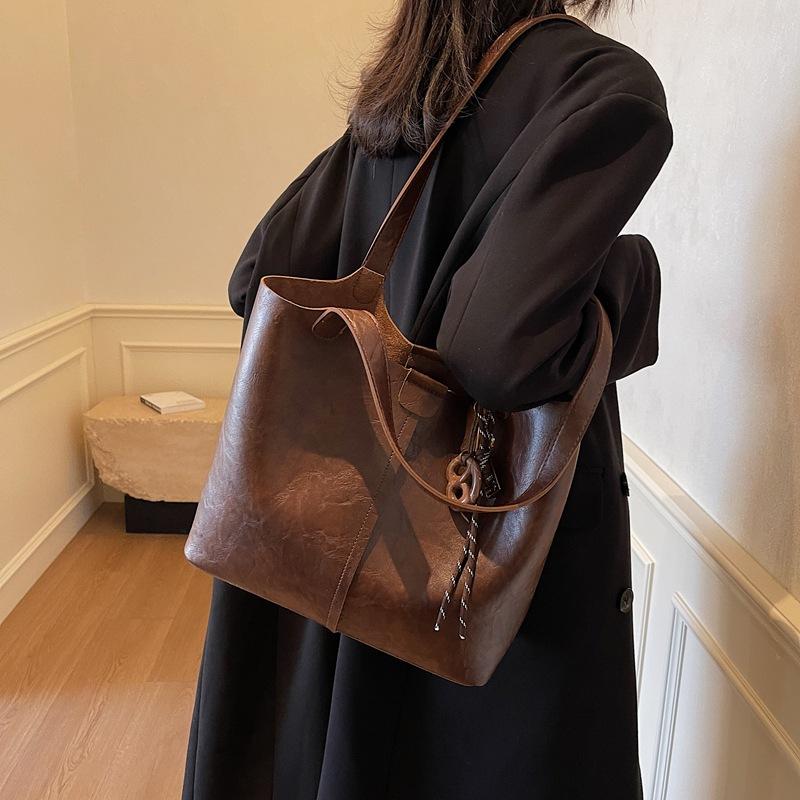 Premium Tote Bag Large Capacity Casual Tote Women's Bag Autumn and Winter New Commuting Lazy Wind Single Shoulder Armpit Big Bag