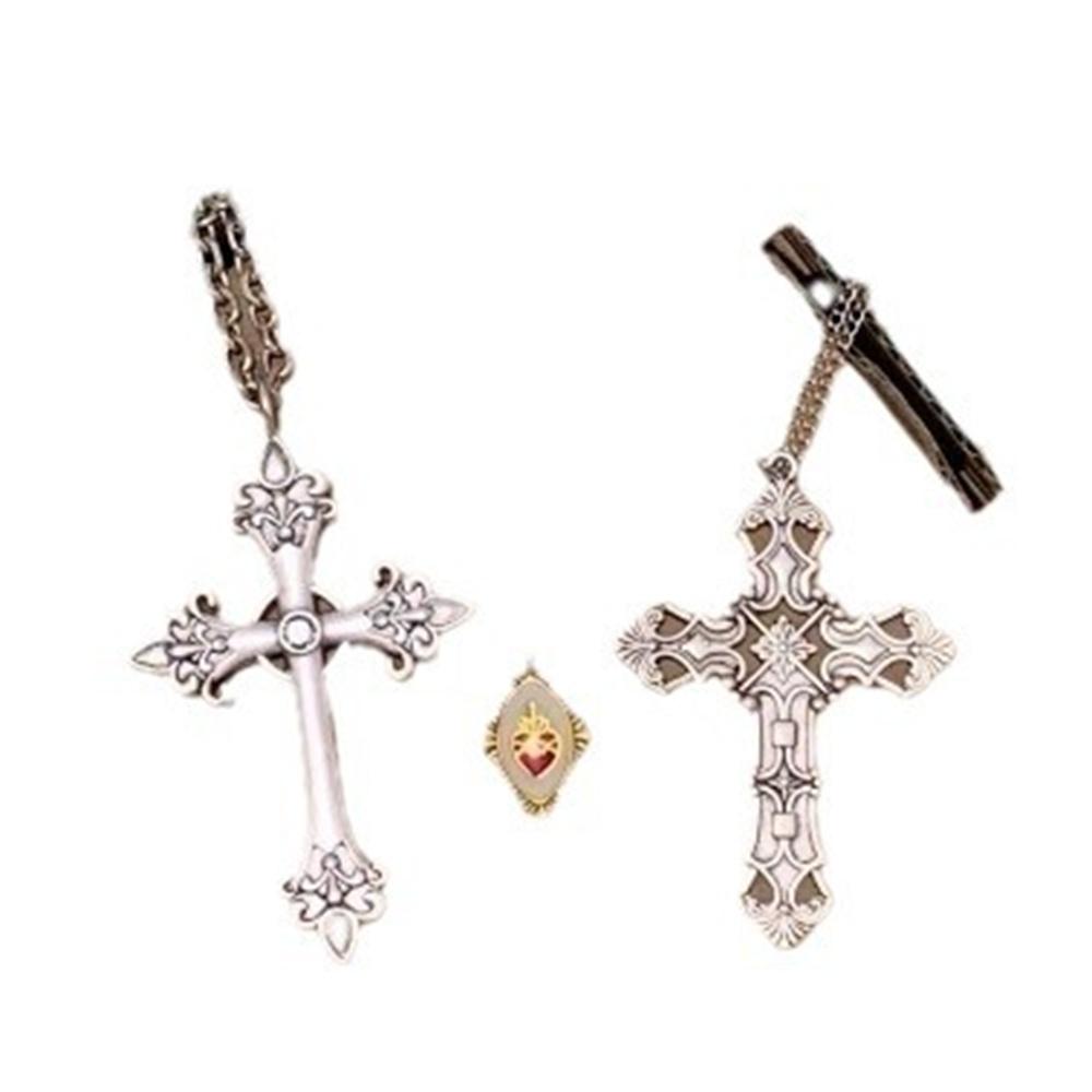 Большой серебряный крест-подвеска и длинное ожерелье с гравировкой в виде креста в корейском стиле.