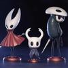 Hollow Knight Три Мечника Игровой Гаражный Набор Боевая Машина Торт Настольные Модели Декорации Шасси Изысканные ПВХ Фигурки Игрушка для Мальчика