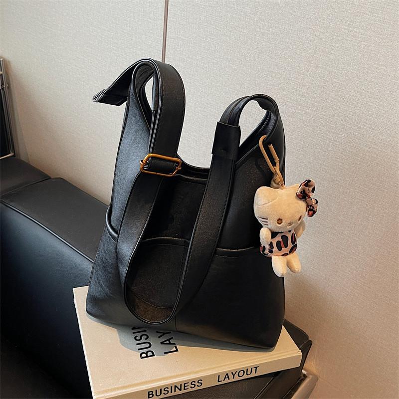 Ielgy Soft Leather Lazy Style Tote Bag Ladies Retro Commuter Underarm Large Capacity Fashion Bucket Bag