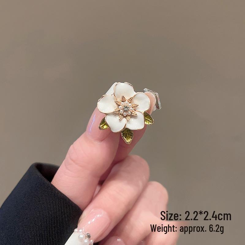 Exquisite Butterfly & Rose Camellia Brooch - Elegant Flower Corsage for Women's Suit Coats