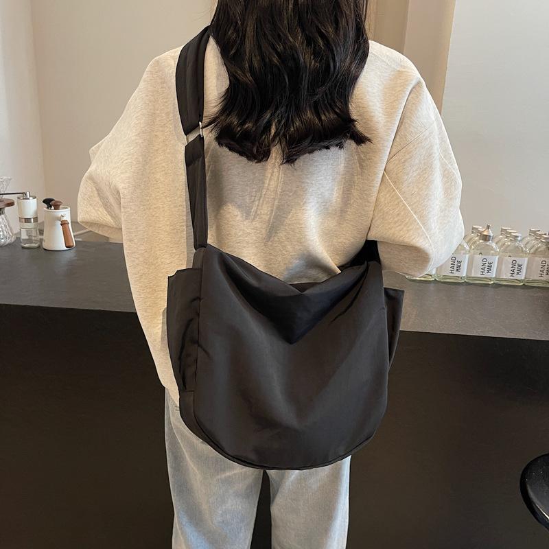 Commuter Light Casual Canvas Bag Women'S Large Capacity Solid Color Messenger Bag Women'S Versatile Niche Bag Dumpling Bag