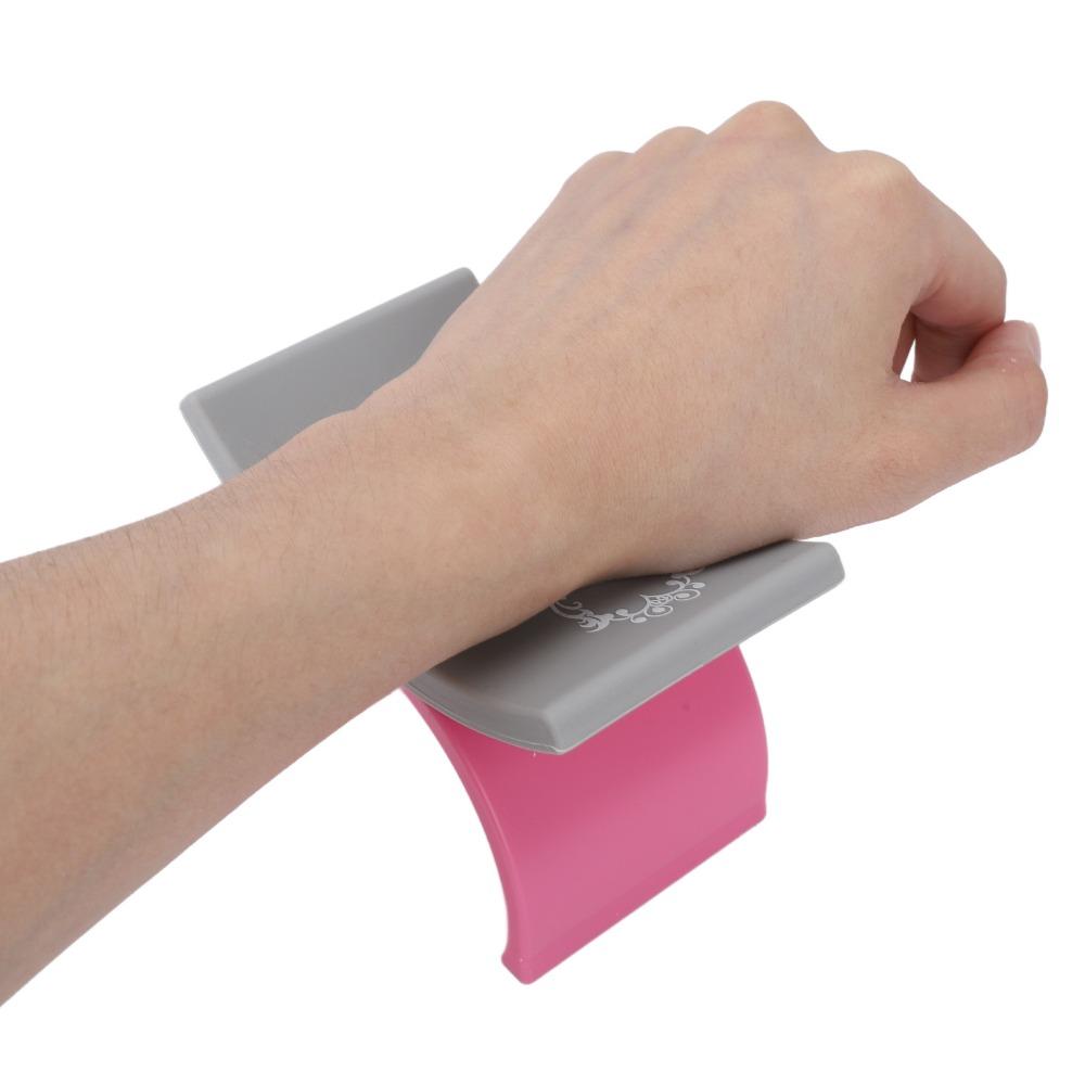 Pink or Black U Shaped Hand Pillow Soft Silicone Nail Art Rest Nail Art Accessories