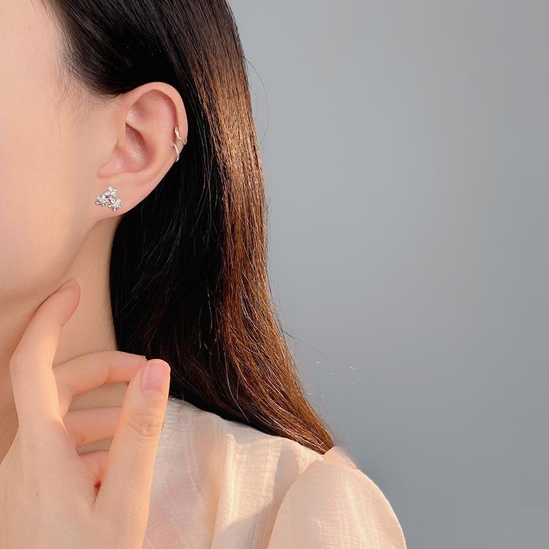 Универсальные серьги с тремя цветками для женщин с нишевым дизайном и милые новые серьги