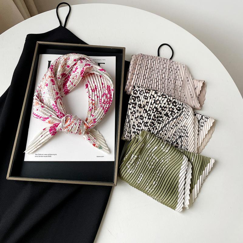 70 * 70 Four Seasons Доступен Новый женский маленький квадратный шарф, высококачественный шарф с буквенным принтом, профессиональный шарф, атласный шарф