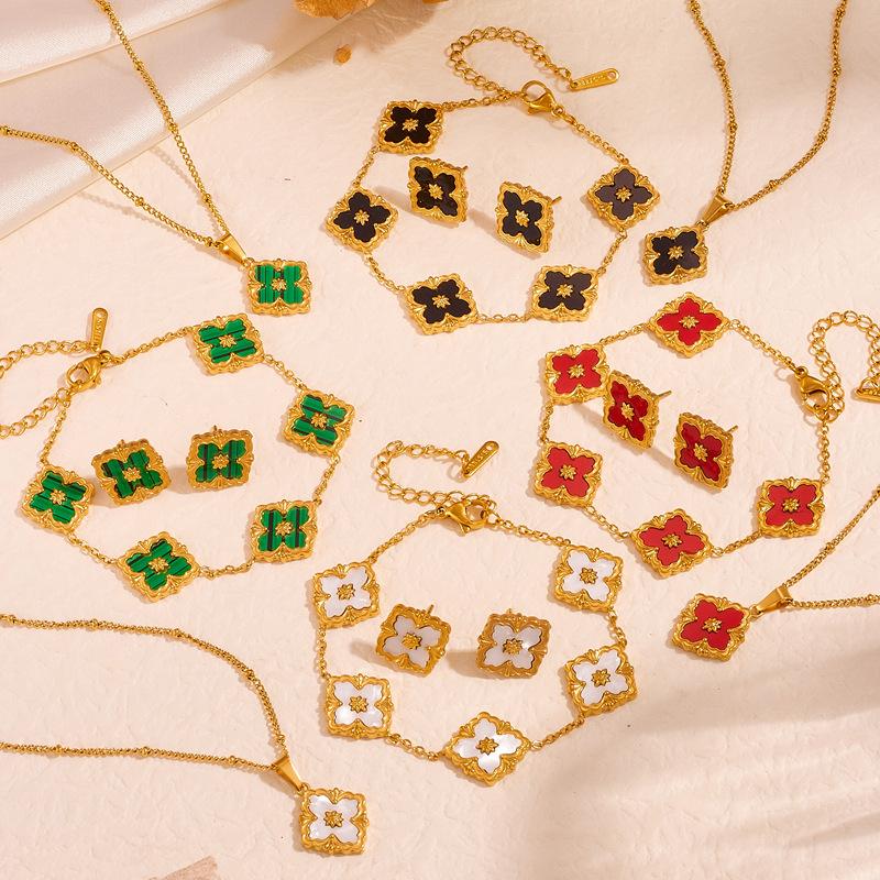 3PCS Titanium Steel 18K Color Preserved Necklace Clover Bracelet Necklace Earnail Set