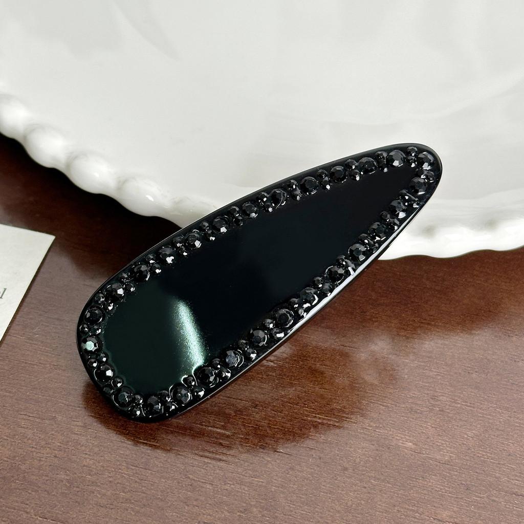 Элегантная весенняя заколка со стразами для шикарной прически в универсальных цветах и дизайнах