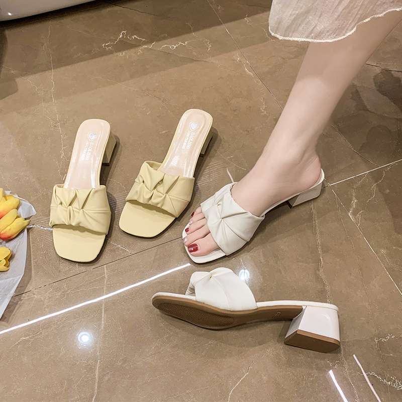 Темпераментные шлепанцы на толстом каблуке, женские летние, модные новинки 2025 года, под юбку, на высоком каблуке, крутые шлепанцы