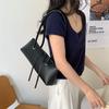 2025 Cross-border New French Pure Color Fashionable One-shoulder Bag Women's Niche Design High-end Armpit Stick