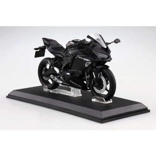 Aoshima Bunka Kyozai (AOSHIMA) Skynet 1/12 Scale Complete Kawasaki Ninja ZX-25R Motorcycle In Metallic Spark Black