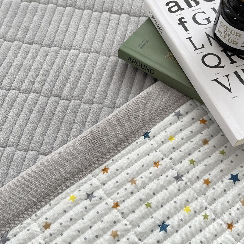 Утолщенное бархатное стеганое одеяло и покрывало, набор из 3 предметов: Теплое зимнее постельное белье и наматрасник