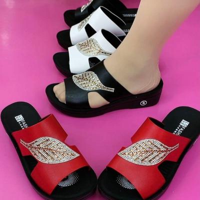 Женские сандалии 2025 Лето Новые женские мягкие тапочки Легкие шлепанцы Женские уличные модные тапочки Обувь Zapatos Mujer