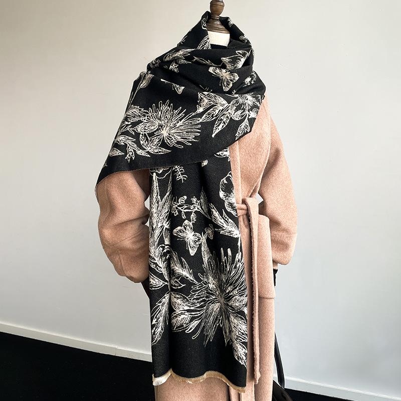 Autumn And Winter Are Full Of Flowers, Butterflies Linger In The Pastoral Style, Light Luxury Women'S Imitation Cashmere Warm Shawl Scarf
