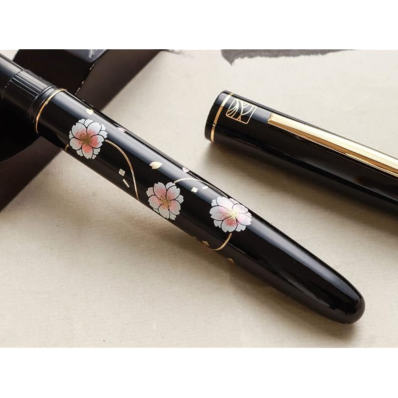 WANCHER Kuretake modern maki-e peony cherry blossom peony cherry blossoms fountain pen Wancher limited edition [Wancher fountain pen] (F fine print)