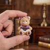 Мини-фигурка мультяшного медвежонка Маленькие фигурки медвежат из смолы с платьем Милые топперы для торта для поделок своими руками Домик для кукол Сад фей Микро-ландшафтный декор