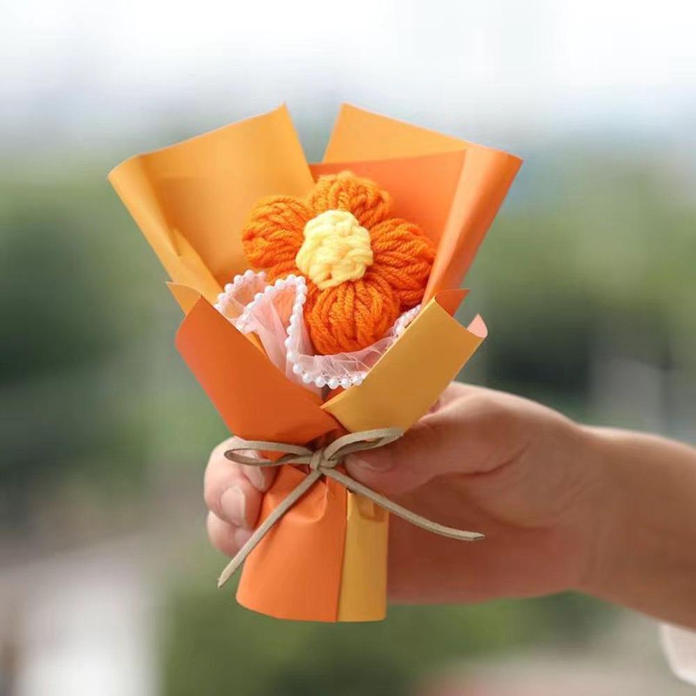 Мини-букет цветов ручной вязки Подарки на День святого Валентина Выпускной букет