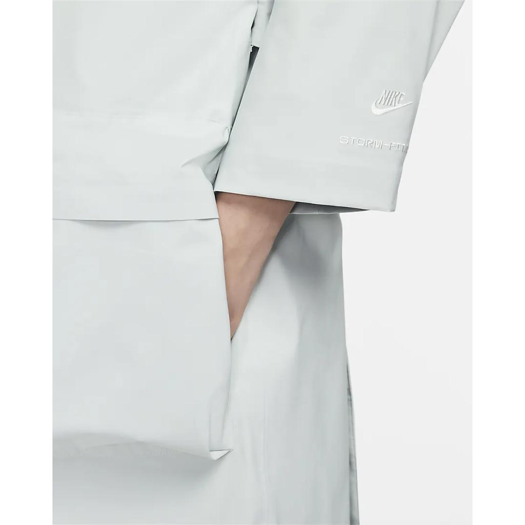 Новые женские тренчи Nike светло-серебристого цвета DV8231-034