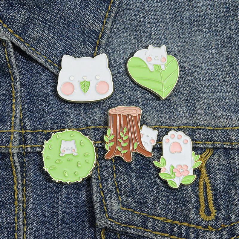 Unique Alloy Brooch With Playful Cartoon Tree And Leaf Design Perfect For Fashion Accessories